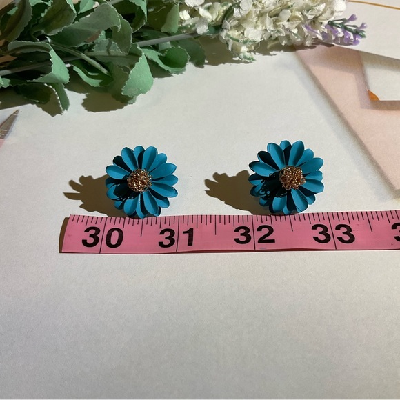 Blue Daisy Earrings - Picture 2 of 4